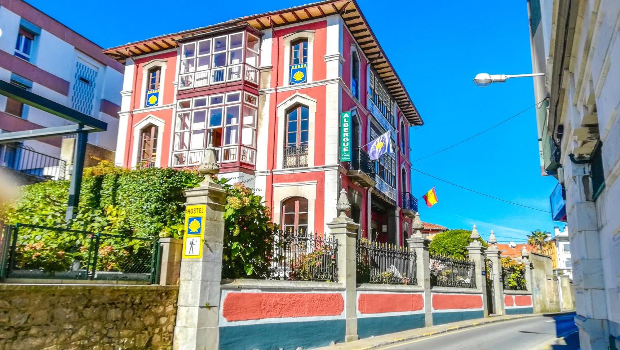 Albergue La Casona Del Peregrino Llanes Luaran gambar